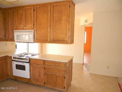 023-261127 Kitchen View 3