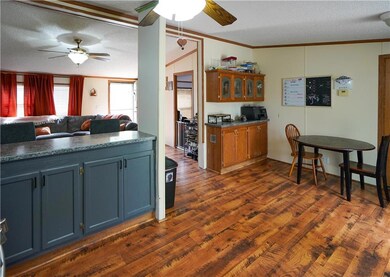 1405 E 7th St S, Newton, IA 50208 - photo 6