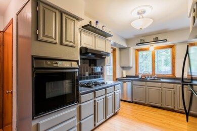 1013 S 19th St, Grand Forks, ND 58201 - photo 7