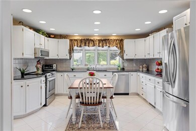 77 Summit Dr, Cranston, RI 02920 - photo 5