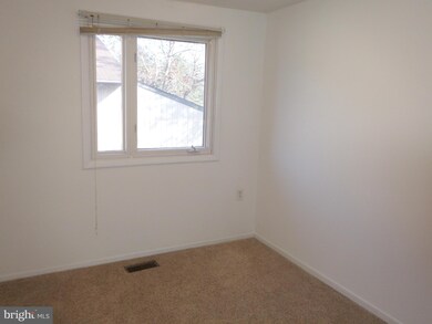 554 West Ct unit 554, Glen Burnie, MD 21061 - photo 6