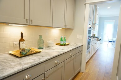 Butler's Pantry (2)