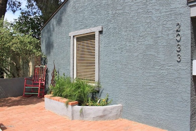 005 Courtyard