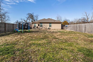 806 Truelove St, Gainesville, TX 76240 - photo 5