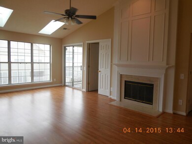 8204C Crossbrook Ct unit 301, Lorton, VA 22079 - photo 4