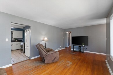 209 W 40th Place, Griffith, IN 46319 - photo 6