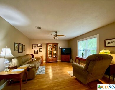 907 N Bishop St, San Marcos, TX 78666 - photo 2