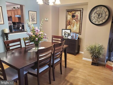 13126 Kidwell Field Rd, Herndon, VA 20171 - photo 4