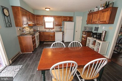 12 Cherry St, Bechtelsville, PA 19505 - photo 5