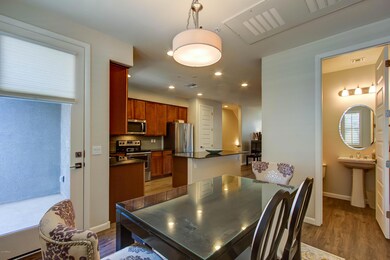 004_Dining Room