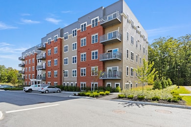 Stevens Square at Baxter Woods unit 506, Portland, ME 04103 - photo 2