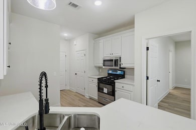 711 E Leake St, Clinton, MS 39056 - photo 6