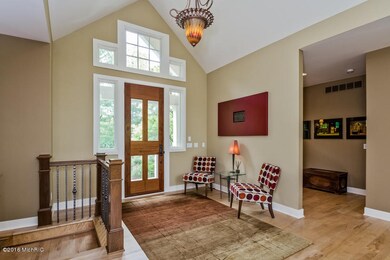 003-Foyer-1728259-small