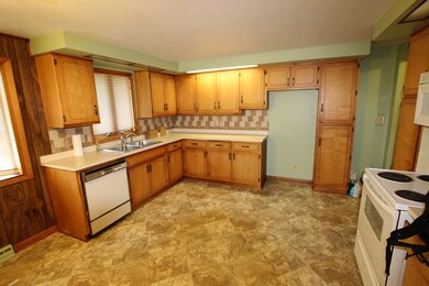 1602 Fremont St, Algoma, WI 54201 - photo 6