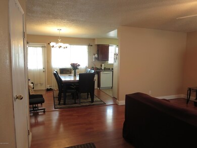 Top Living RM:Dining Rm