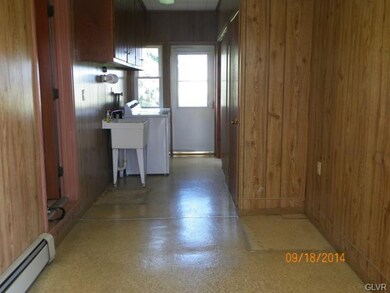 1642 Pen Argyl Rd, Pen Argyl, PA 18072 - photo 6