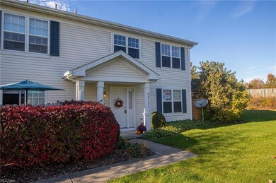 23131 Grist Mill Ct unit 29B, Olmsted Falls, OH 44138 - photo 2