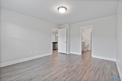 6070 Thorntons Way Cir NW, Huntsville, AL 35810 - photo 6