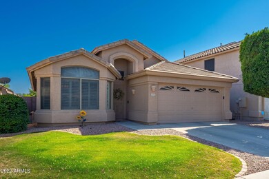 2-web-or-mls-4717 E Ashurst Dr (02)