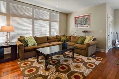 1453 Mews-127