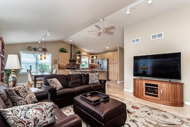 5223 Buttonbush Dr, Fitchburg, WI 53711 - photo 7