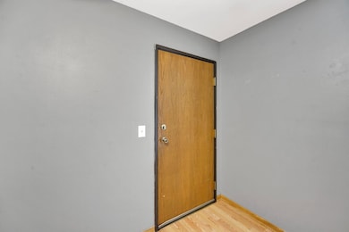 N114W16680 Crown Dr unit 5, Germantown, WI 53022 - photo 4