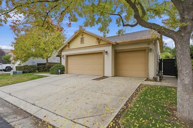 1363 Windsong Dr, Tulare, CA 93274 - photo 3