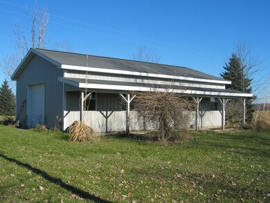 17628 Junction Rd, Addison, MI 49220 - photo 2