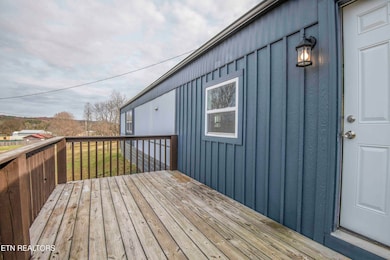 131 Valleyview Dr, Loudon, TN 37774 - photo 3