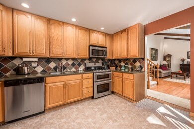 1716 Lynwood St, Crest Hill, IL 60403 - photo 3