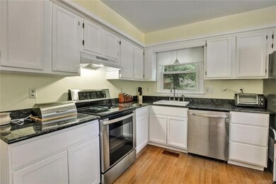 4606 Mason Run Ct, North Chesterfield, VA 23234 - photo 6