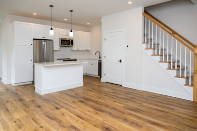 138 Boston Post Rd unit 10, East Lyme, CT 06333 - photo 3