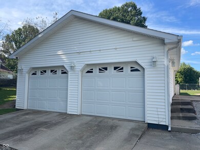 153 E Robert Weist Ave, Cloverdale, IN 46120 - photo 3