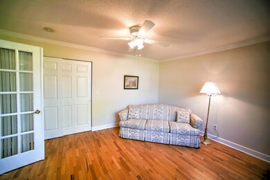 29 Forest View-12