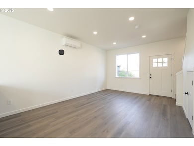 14716 SE Powell Blvd unit A, Portland, OR 97236 - photo 4