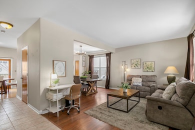 28808 Blacksmith Ct, Lakemoor, IL 60051 - photo 4