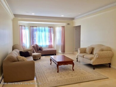 Formal Living Room (4)