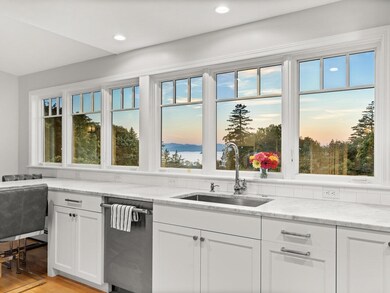 58 Deforest Rd, Burlington, VT 05401 - photo 3