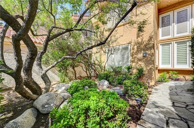 Exterior Front Courtyard
