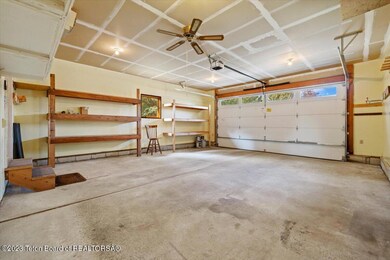 11-3085 Rangeview Dr-11