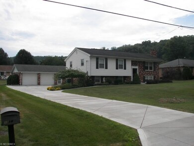 1320 Parkview Dr, Wellsville, OH 43968 - photo 2