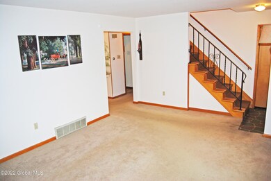 5 Wilde St, Troy, NY 12180 - photo 3