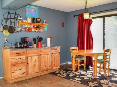 139 N Twin Oaks Terrace, South Burlington, VT 05403 - photo 3