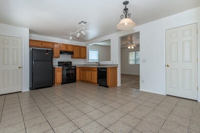 Kitchen w Gas Stove