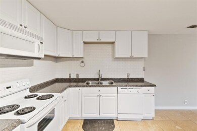 1105 Poindexter Ave, Cleburne, TX 76033 - photo 4