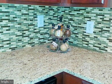 6805 Duluth St, Hyattsville, MD 20785 - photo 4