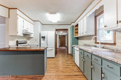 215 Norman Dr, Crossville, TN 38571 - photo 7