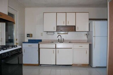 334 Tulsa Ave, Carpentersville, IL 60110 - photo 4