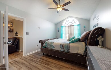 185 Savannah Dawn Ct, Mount Washington, KY 40047 - photo 5