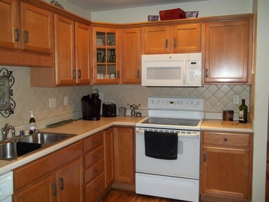 8452 Aspen Glen Way, Louisville, KY 40228 - photo 2